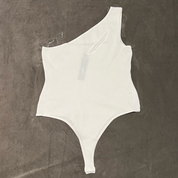 Carlie One Shoulder Bodysuit - Picture 5 of 10